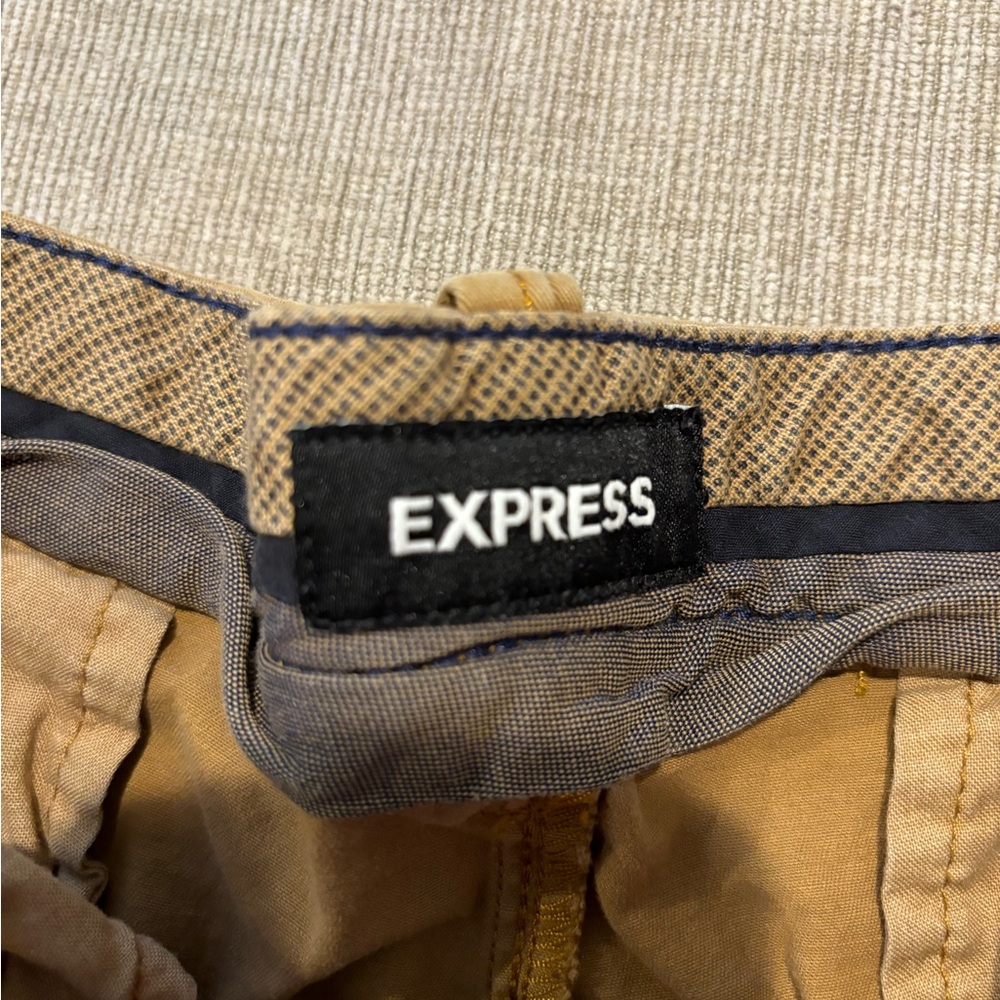 Express Shorts - Picture 2 of 4